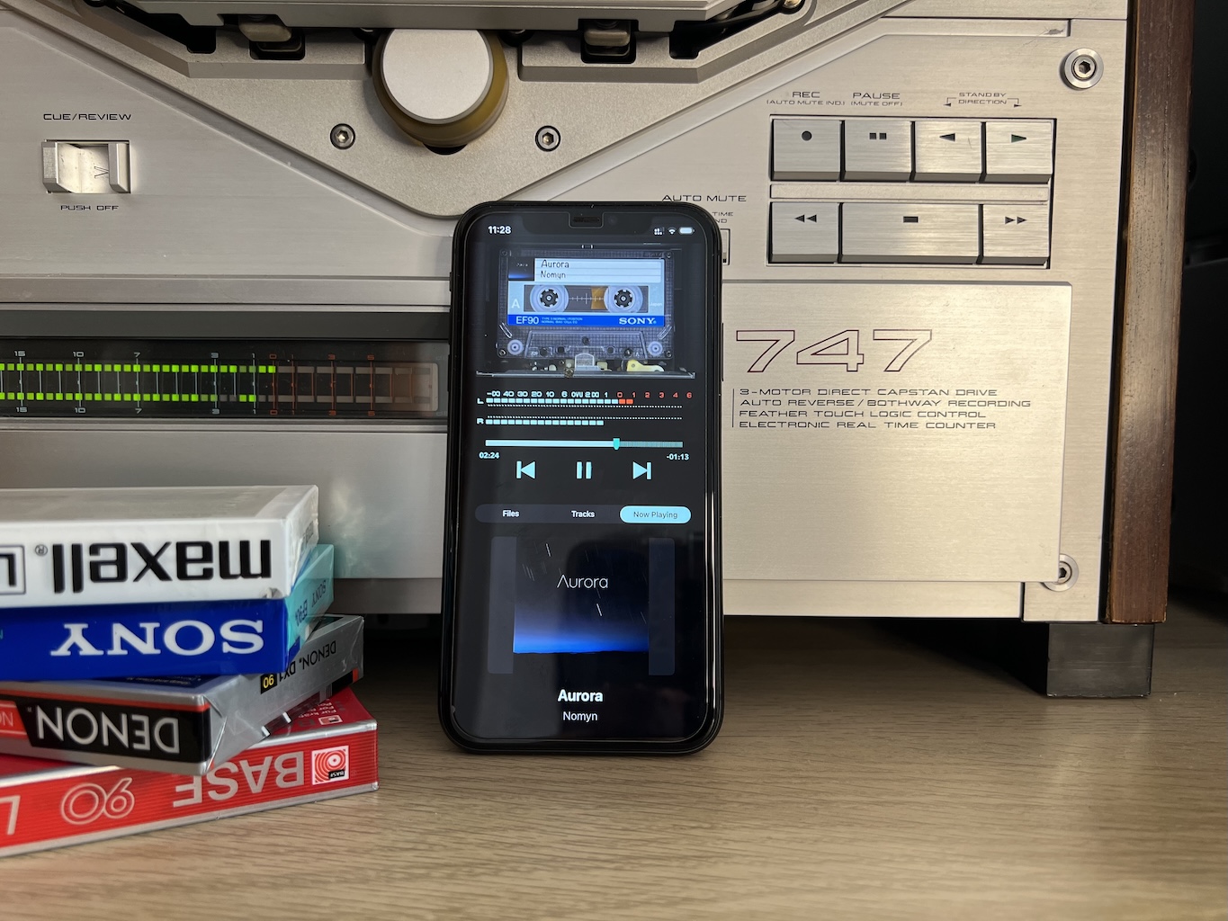 QXPlayer iPhone interface